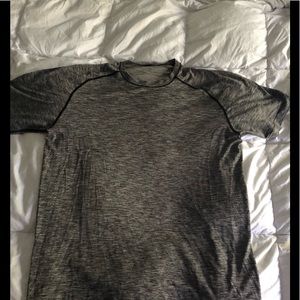 Lululemon Mens Gray short sleeve top